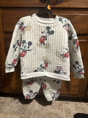 Disney Mickey Mouse matching set